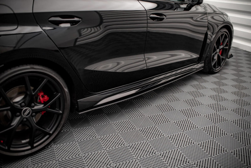 Audi RS3 8Y - RAJOUT DES BAS DE CAISSE STREET PRO MAXTON DESIGN