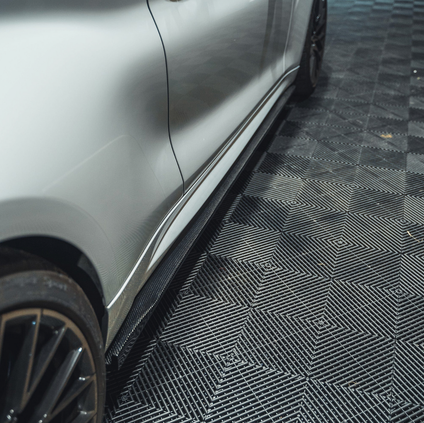 BMW M2 F87 - Seitenschweller im 3D-Stil aus Kohlefaser