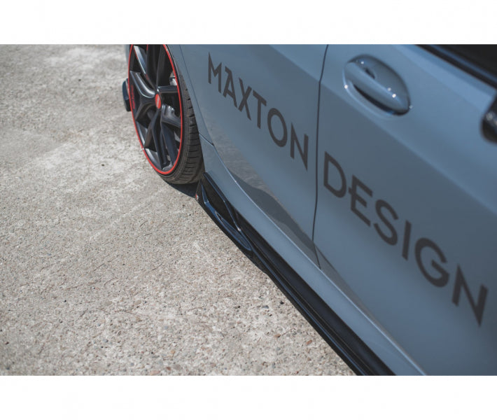 BMW M135i F40 - RAJOUT DES BAS DE CAISSE RACING V.3 MAXTON DESIGN