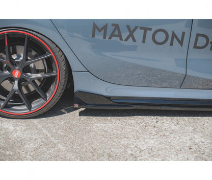 BMW M135i F40 - RAJOUT DES BAS DE CAISSE RACING V.3 MAXTON DESIGN