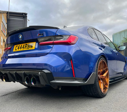 BMW M3 G80 – Carbonfaser-Spoiler im V-Stil