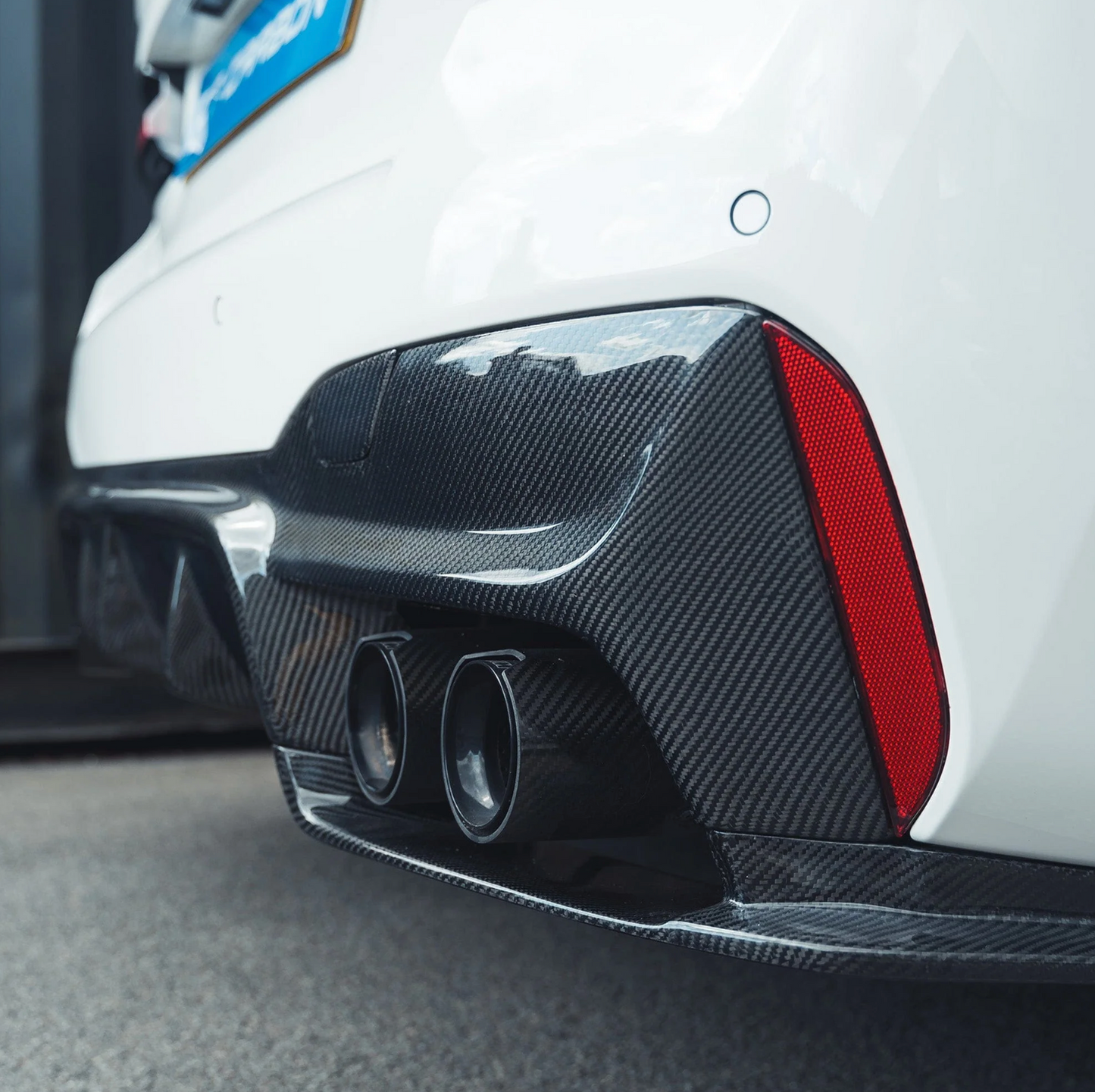 BMW M5 F90 - 3D Style Carbon Fiber Diffuser