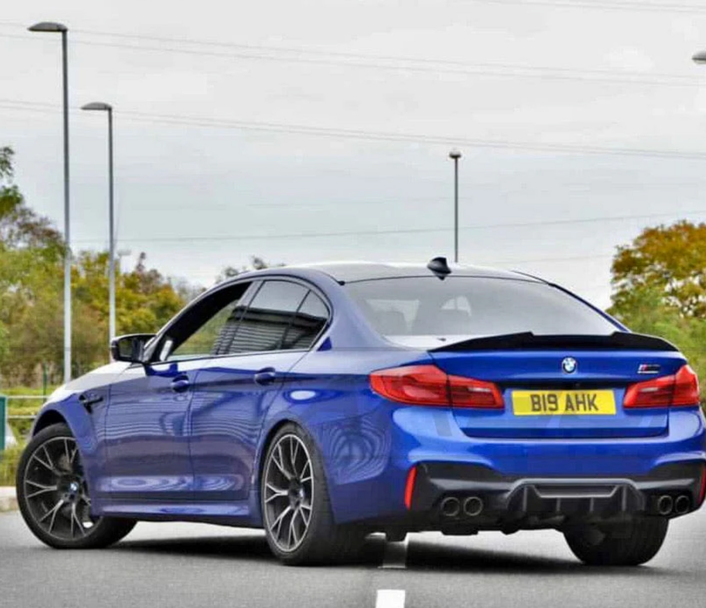 BMW M5 F90 - M Performance Style Carbon Fiber Diffuser