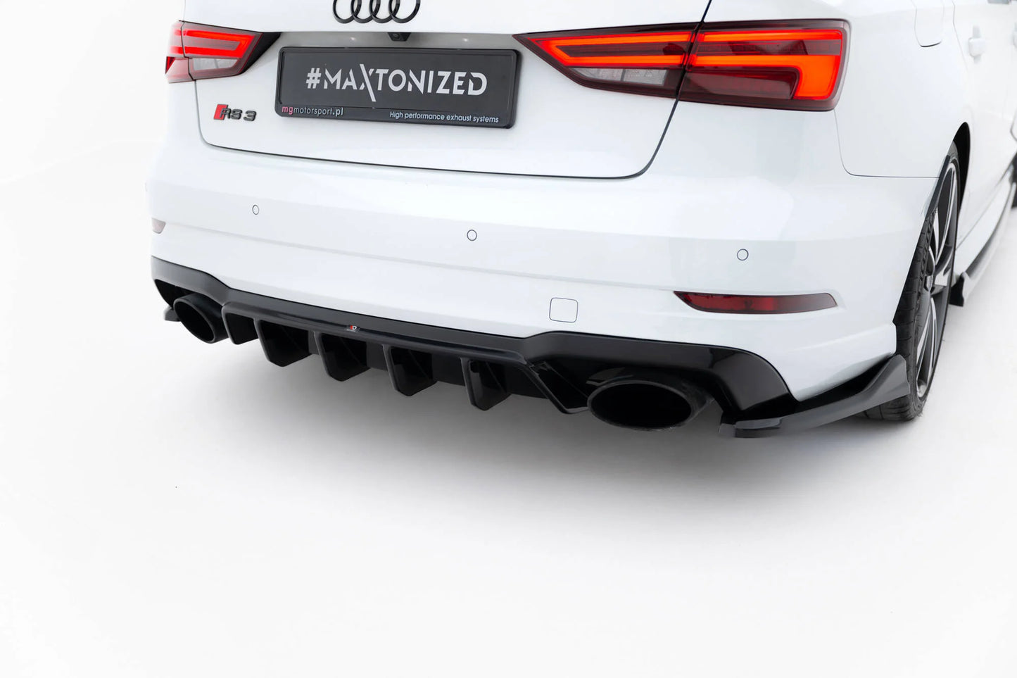 AUDI RS3 8V LIMOUSINE FACELIFT - Maxton Design Diffusor V2