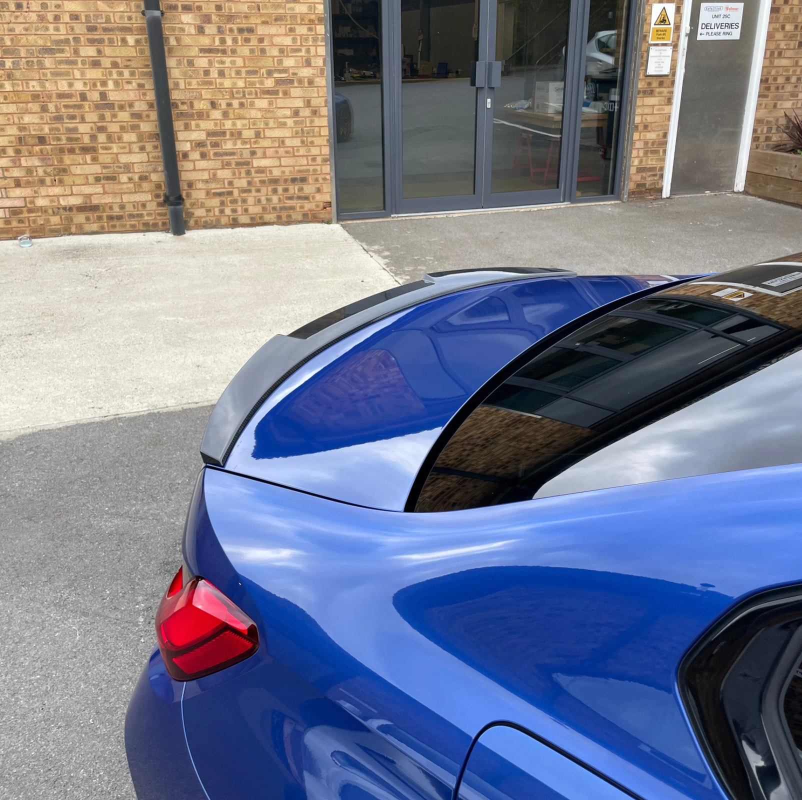 BMW M4 G82 - Becquet Style V en Carbone – Image 3