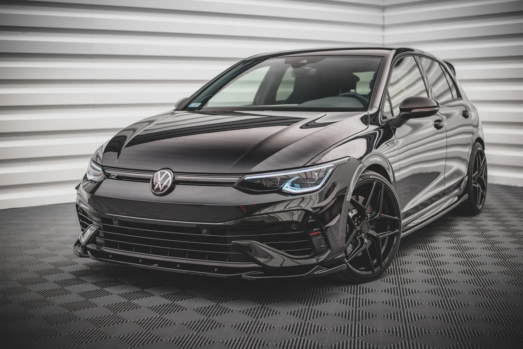 VW GOLF 8R - Maxton Design Front Splitter V4